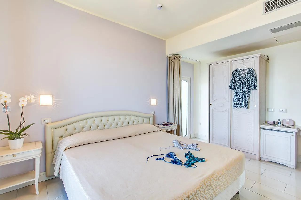 Brasil Seaview Hotel Milano Marittima 4*,  Italy